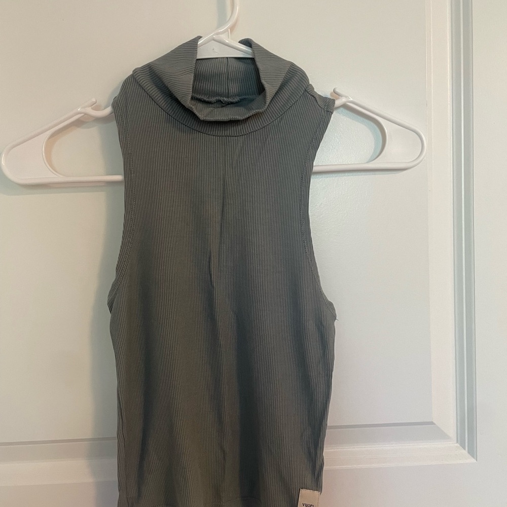 Vuori Olive Ribbed Top
